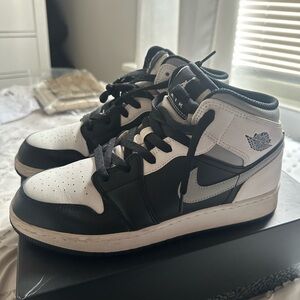 Jordan 1 Sneakers